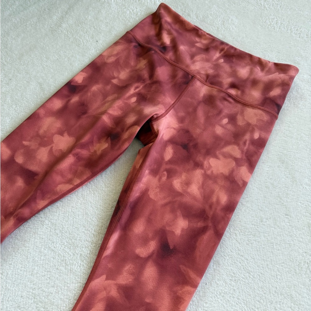 Athleta Elation Printed 7/8 Tight, Serene Island Coral Yoga Pants Size Medium